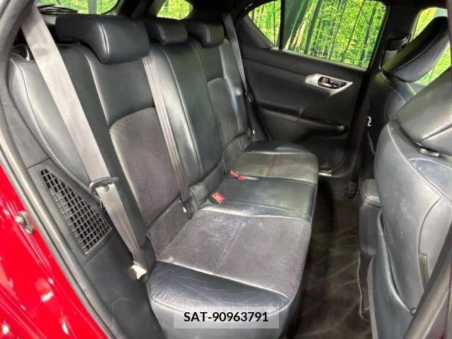Lexus CT 2011-07 334252-9