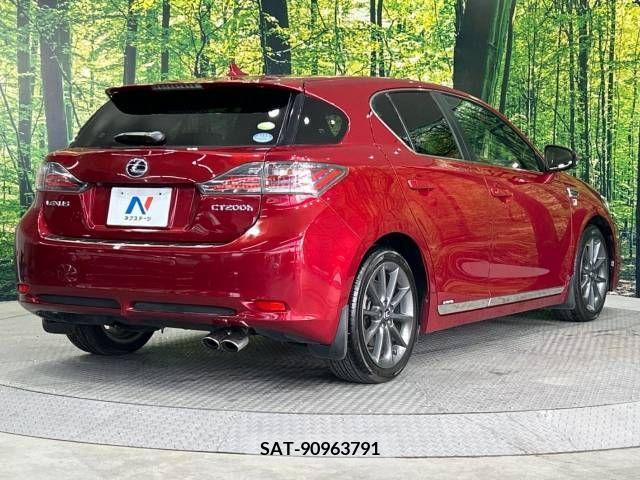 Lexus CT 2011-07 334252-17