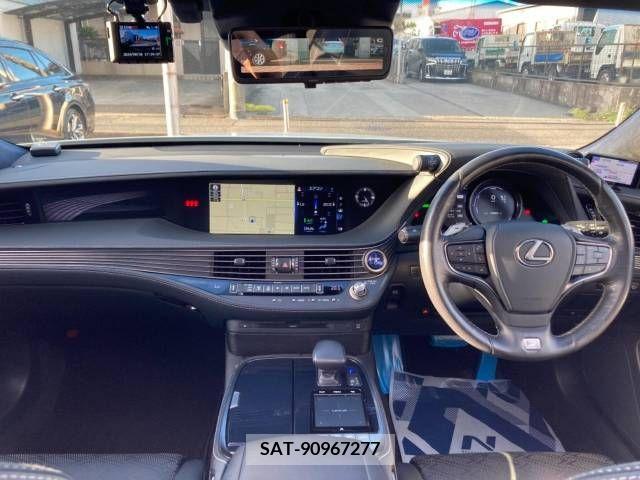 Lexus LS 2019-01 397116-1