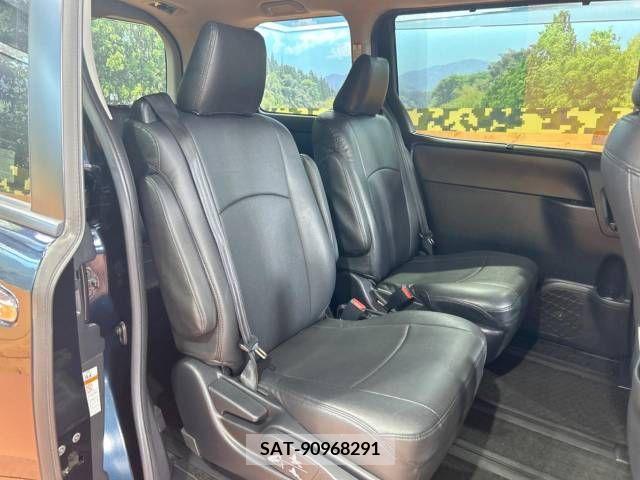 Toyota VOXY 2015-06 379705-8