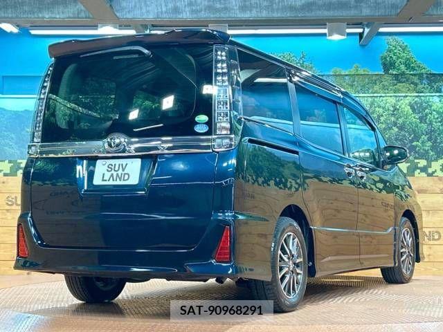 Toyota VOXY 2015-06 379705-17
