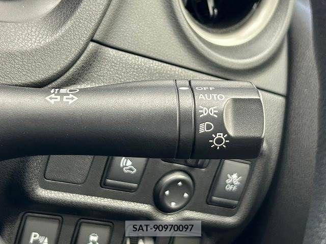 Nissan NOTE 2019-07 279844-5