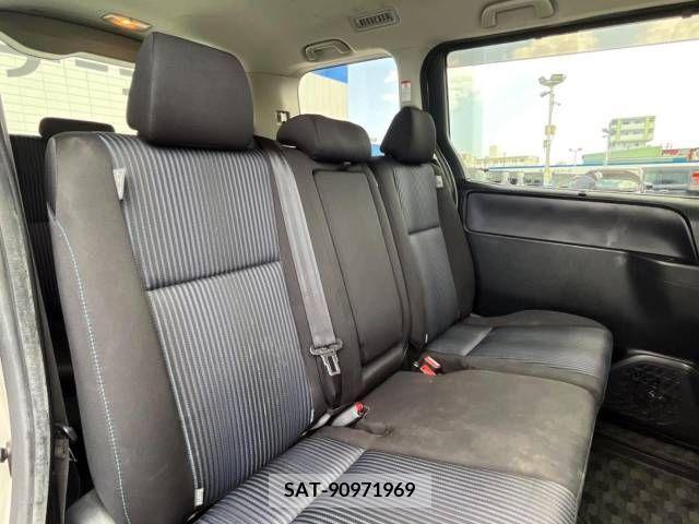 Toyota VOXY 2015-03 250834-9