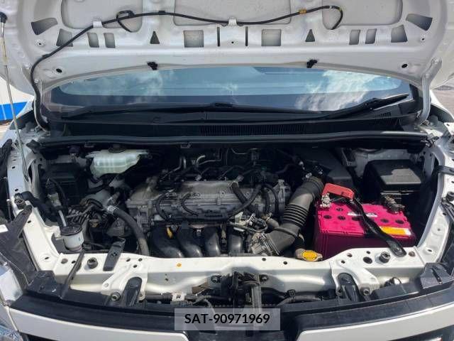 Toyota VOXY 2015-03 250834-18