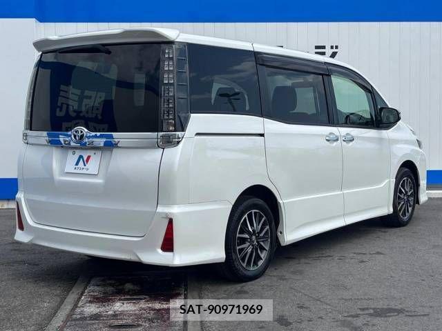 Toyota VOXY 2015-03 250834-17