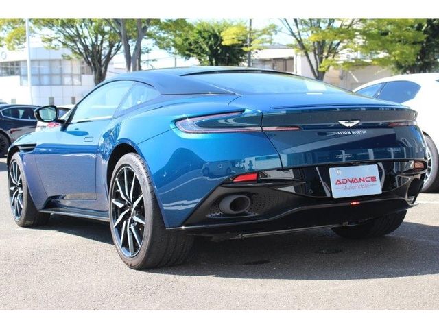 Aston Martin Aston Martin 2018-06 17556-2