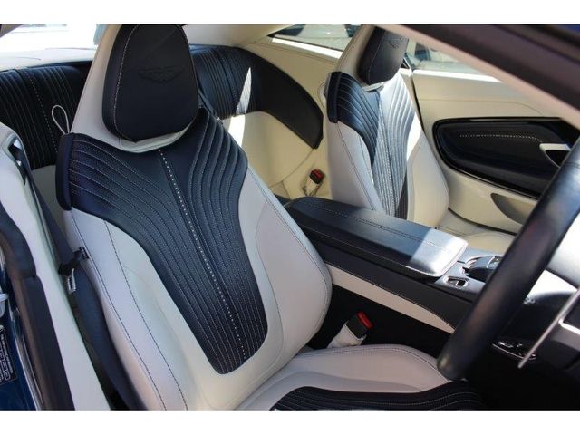 Aston Martin Aston Martin 2018-06 17556-16