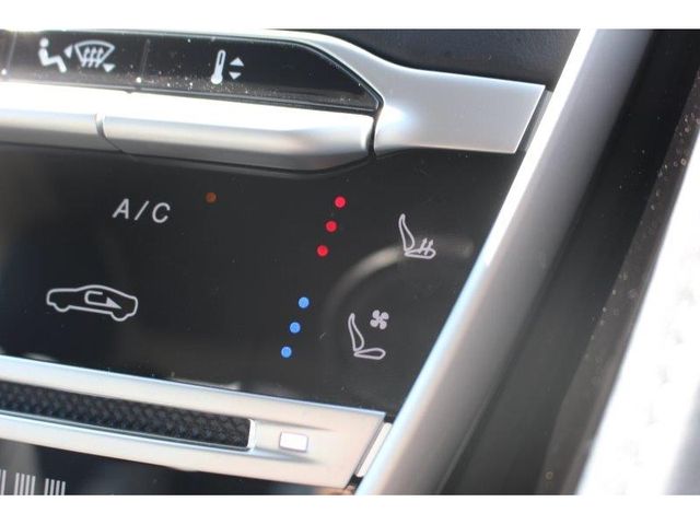 Aston Martin Aston Martin 2018-06 17556-25