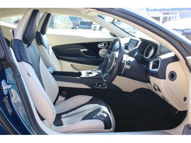 Aston Martin Aston Martin 2018-06 17556-4