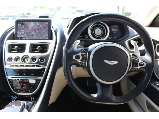 Aston Martin Aston Martin 2018-06 17556-14