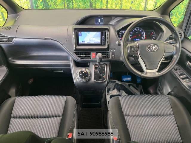Toyota NOAH 2014-04 321390-1