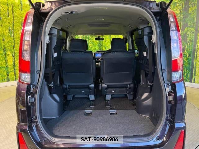 Toyota NOAH 2014-04 321390-11