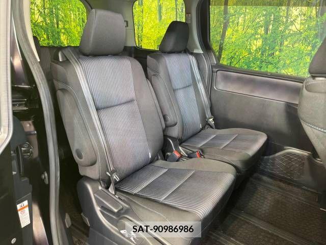 Toyota NOAH 2014-04 321390-9