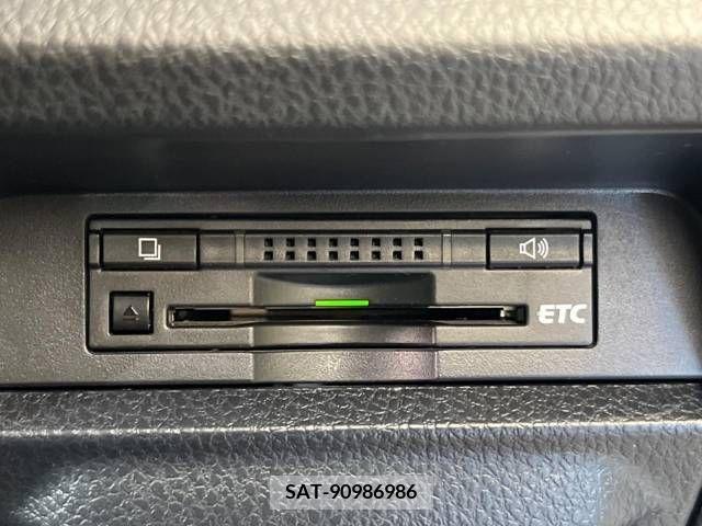 Toyota NOAH 2014-04 321390-7