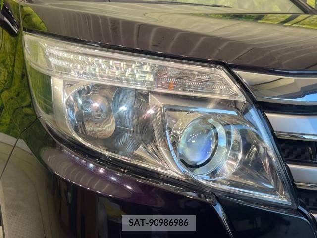 Toyota NOAH 2014-04 321390-13
