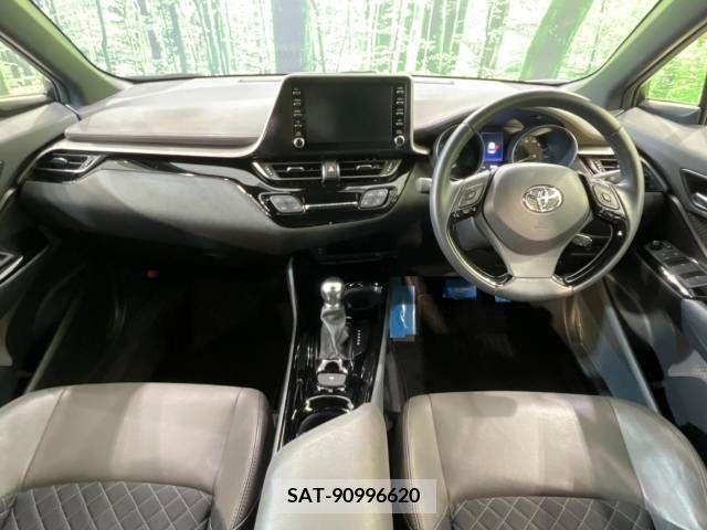 Toyota C-HR 2021-03 220542-1