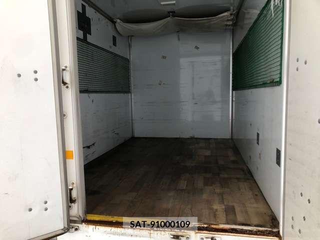 Mitsubishi CANTER 2014-06 302581-12
