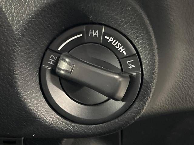 Toyota HILUX 2018-09 182614-4