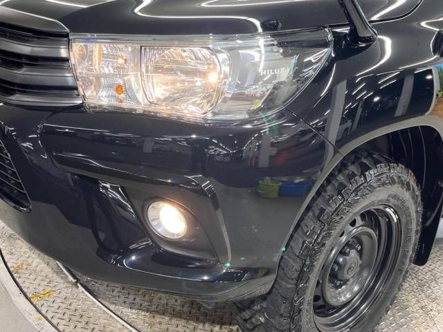 Toyota HILUX 2018-09 182614-12