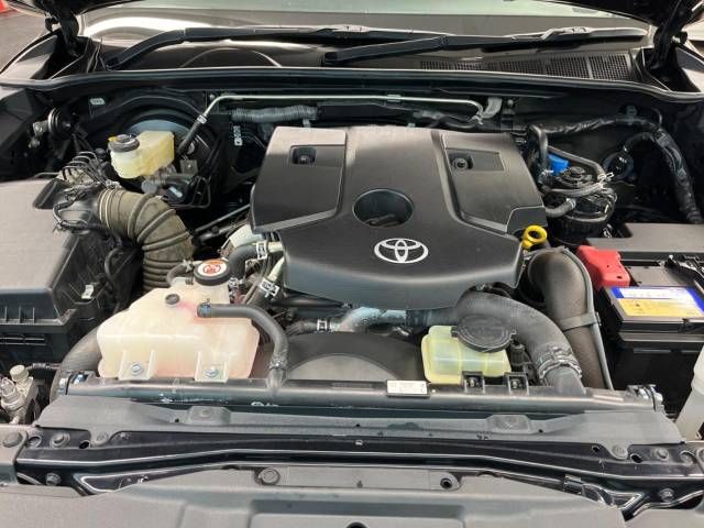 Toyota HILUX 2018-09 182614-18