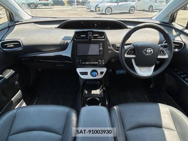 Toyota PRIUS 2016-10 322540-1