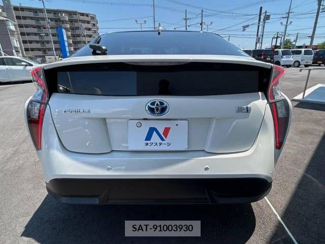 Toyota PRIUS 2016-10 322540-18