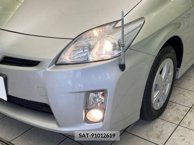 Toyota PRIUS 2011-07 382827-11