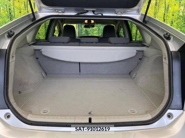 Toyota PRIUS 2011-07 382827-10