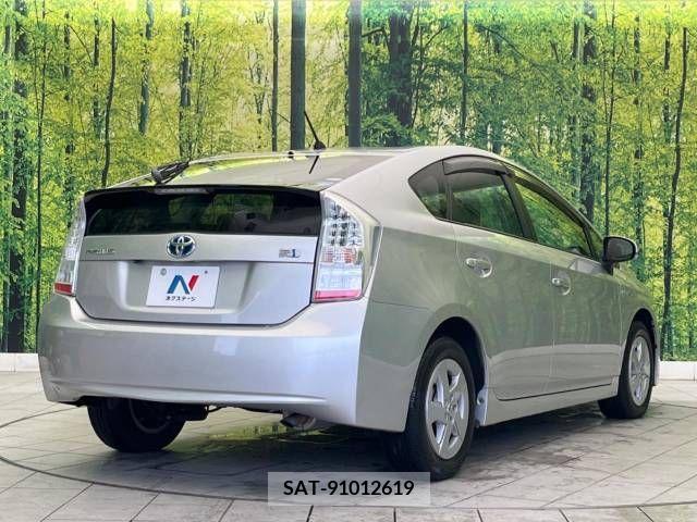 Toyota PRIUS 2011-07 382827-17