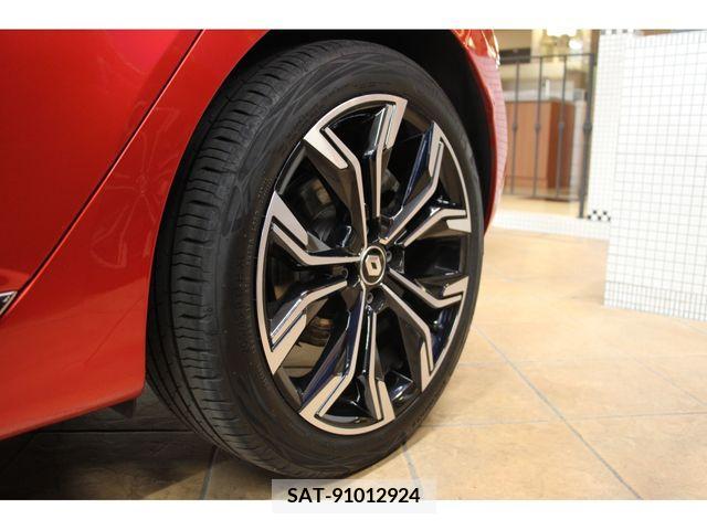 Renault LUTECIA 2022-07 335126-29