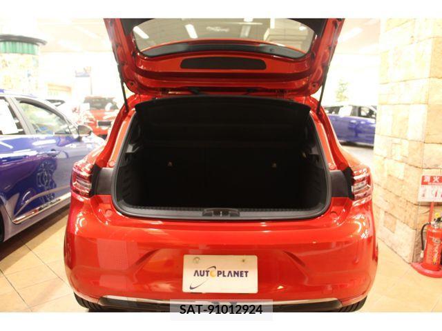 Renault LUTECIA 2022-07 335126-28