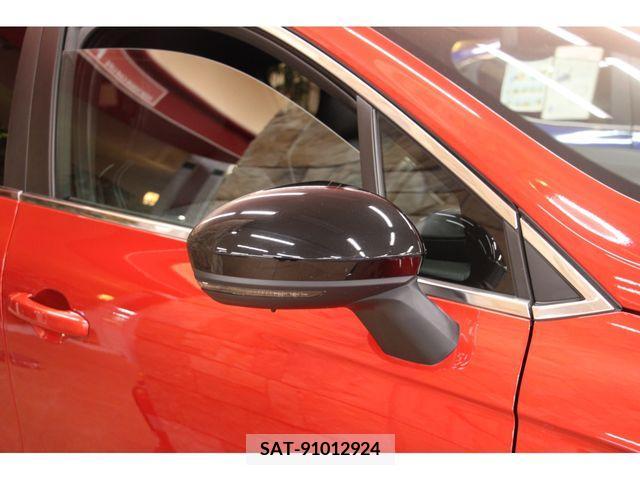 Renault LUTECIA 2022-07 335126-24
