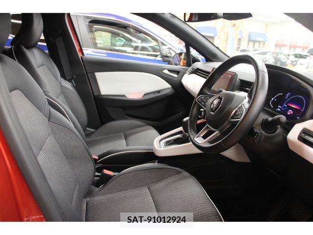 Renault LUTECIA 2022-07 335126-21