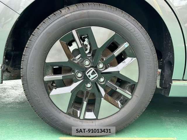 Honda STEP WGN 2023-11 324739-3
