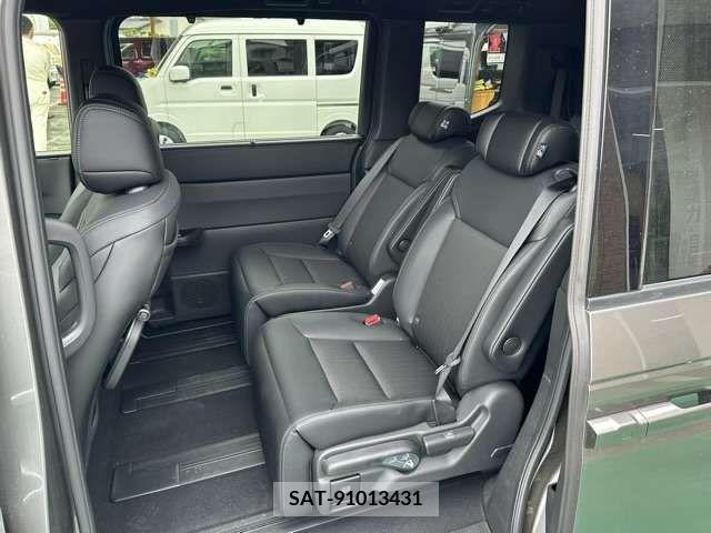 Honda STEP WGN 2023-11 324739-6