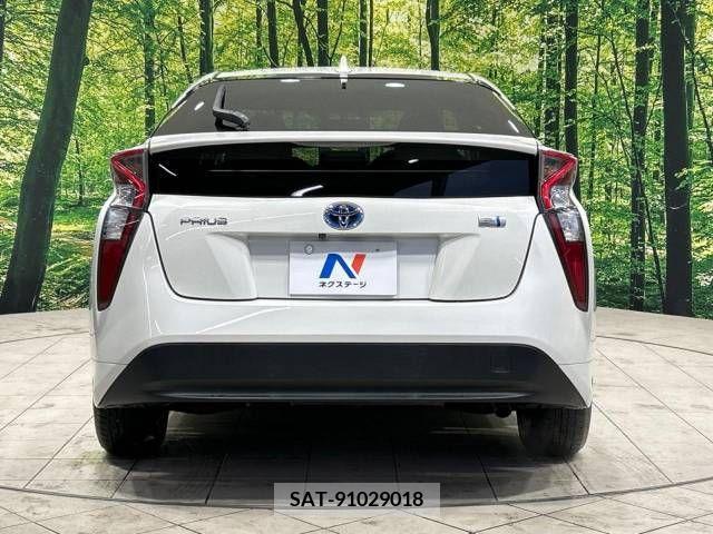 Toyota PRIUS 2016-06 243929-15