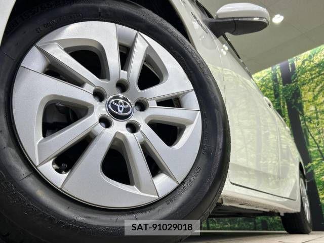 Toyota PRIUS 2016-06 243929-13