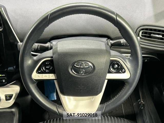 Toyota PRIUS 2016-06 243929-11