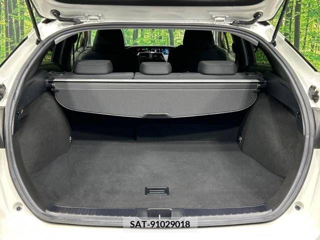 Toyota PRIUS 2016-06 243929-10