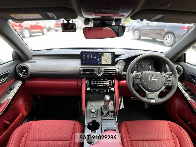 Lexus IS 2023-06 300024-3