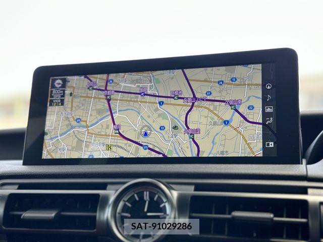 Lexus IS 2023-06 300024-4
