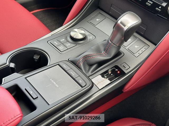 Lexus IS 2023-06 300024-9