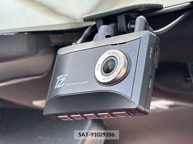 Lexus IS 2023-06 300024-1