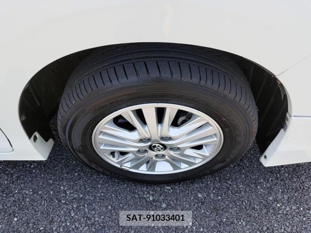 Toyota VOXY 2015-12 370493-29