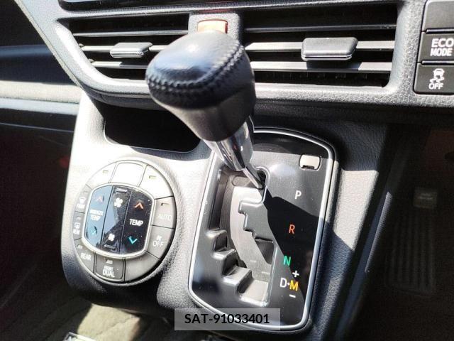 Toyota VOXY 2015-12 370493-14