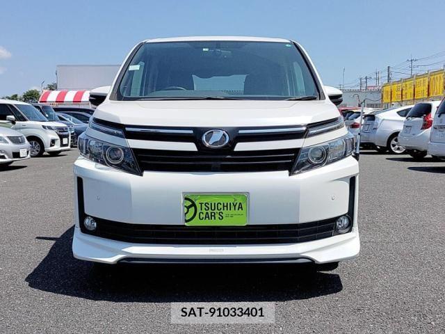 Toyota VOXY 2015-12 370493-8