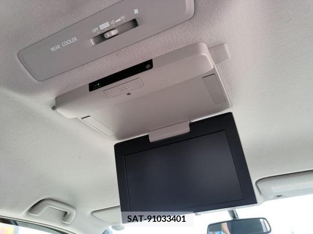 Toyota VOXY 2015-12 370493-19