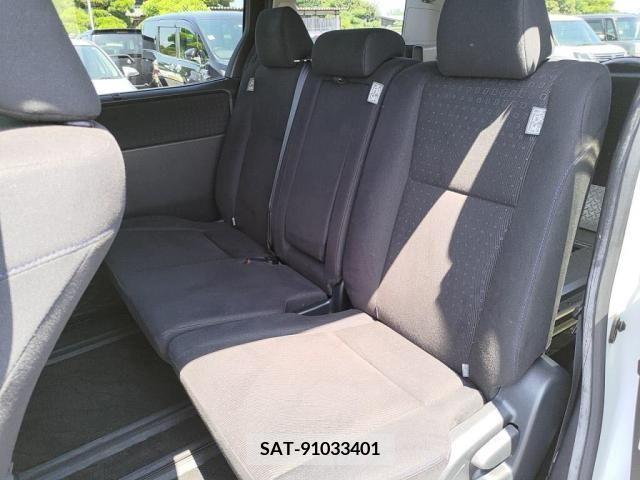 Toyota VOXY 2015-12 370493-22