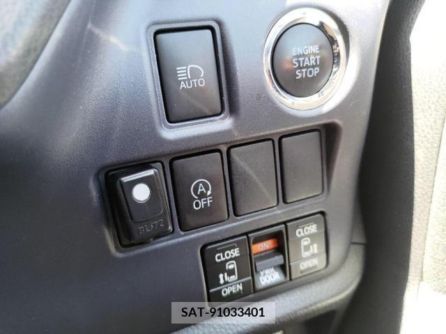 Toyota VOXY 2015-12 370493-15