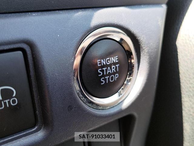Toyota VOXY 2015-12 370493-12